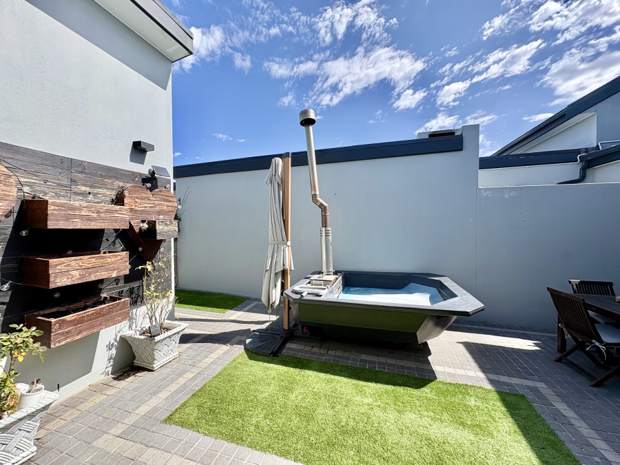 3 Bedroom Property for Sale in Sandown Western Cape